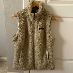Like new Patagonia Los Gatos fleece vest! Women’s large. Just needs a new home!
